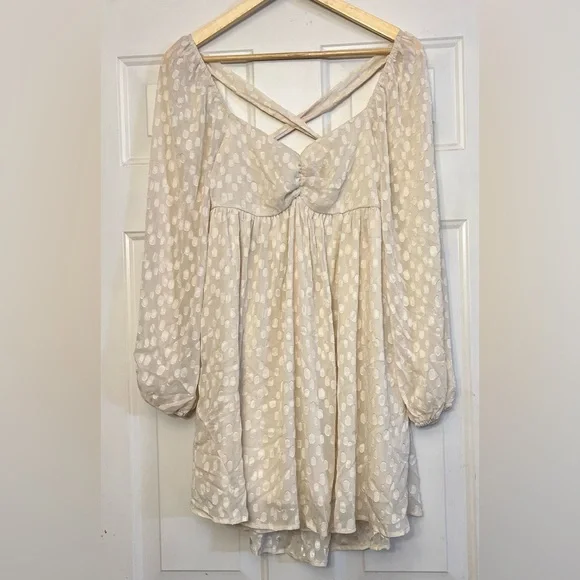 ✨ Audrey Parks + Francesca’s Cream Dot Mini Dress - Picture 4 of 8